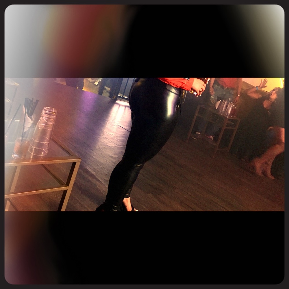 Faux leather Tummy tuck black leggings